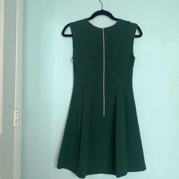 🦋 Dynamite Skater Style Green Sleeveless Dress - Picture 3 of 5